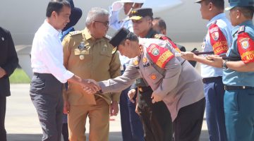 Kapolda Aceh Bersama Pejabat Forkopimda Aceh Sambut Presiden RI di Bandara SIM