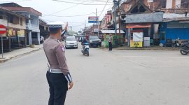 Polantas Aceh Hadir, Personel Satlantas Polres Gayo Lues Gelar Pengaturan Lalu Lintas untuk Kamseltibcar Lantas