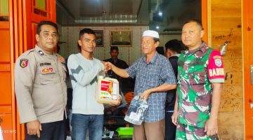 Kapospol Blangjerango Dampingi Penyaluran Bantuan Pemberdayaan Masyarakat Kampung Akul